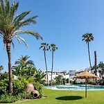 Tatil Evi Seaside 3 Bedroom Townhouse In San Pedro Close To The With Private Garden *