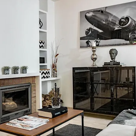 Seaside 3 Bedroom Townhouse In San Pedro Close To The With Private Garden Hébergement de vacances *