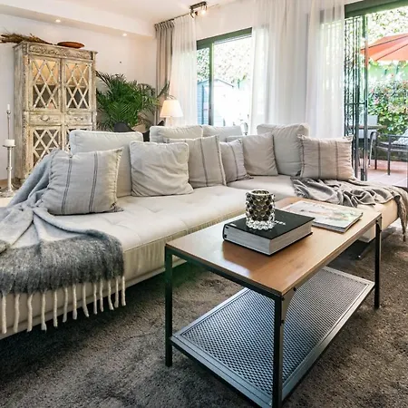Semesterbostad Seaside 3 Bedroom Townhouse In San Pedro Close To The With Private Garden *