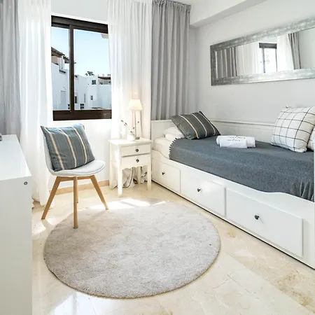 Seaside 3 Bedroom Townhouse In San Pedro Close To The With Private Garden Semesterbostad *