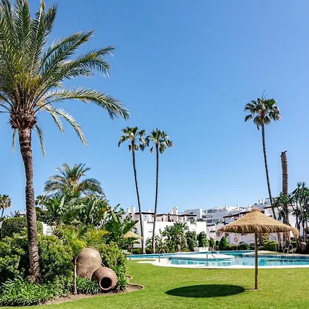 Semesterbostad Seaside 3 Bedroom Townhouse In San Pedro Close To The With Private Garden *