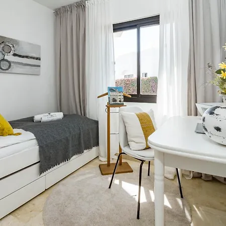 Semesterbostad Seaside 3 Bedroom Townhouse In San Pedro Close To The With Private Garden Marbella