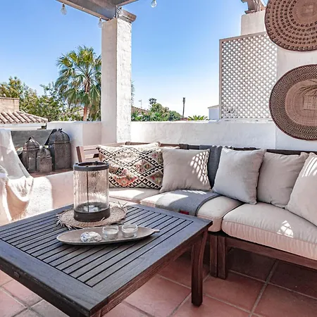 Seaside 3 Bedroom Townhouse In San Pedro Close To The With Private Garden Semesterbostad *