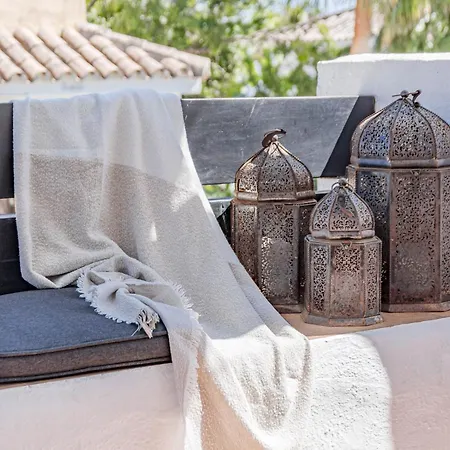 Seaside 3 Bedroom Townhouse In San Pedro Close To The With Private Garden Semesterbostad