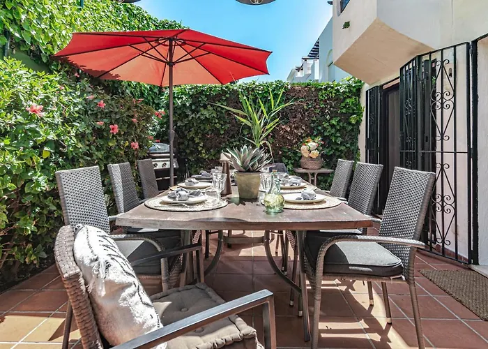 Seaside 3 Bedroom Townhouse In San Pedro Close To The With Private Garden Hébergement de vacances Marbellac