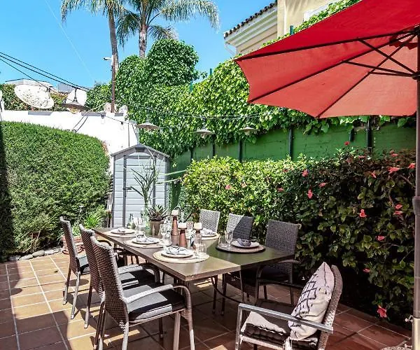 Seaside 3 Bedroom Townhouse In San Pedro Close To The With Private Garden Hébergement de vacances *